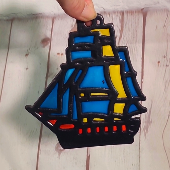 Vintage 80s Pirate Ship Boat Sailboat Stained Glass & Cast Iron Trivet Taiwan - Picture 7 of 10